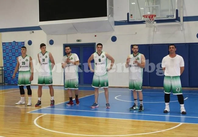 Ботев 2012 продължава без грешка в турнира за купата на НАЛБ