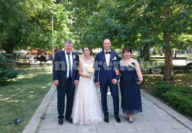 Карамелски омъжиха щерка си в Дупница СНИМКИ