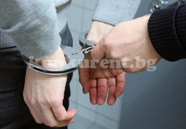 Задържаха мъж за укриване на крадени автомобили