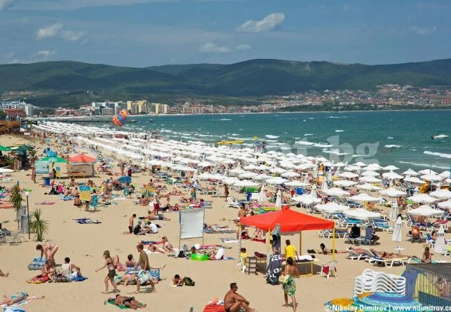 Крадци лапат по 50 бона на ден от туристи