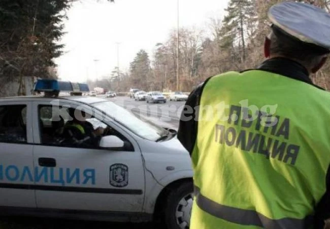Хванаха шофьор с кола без регистрационни табели