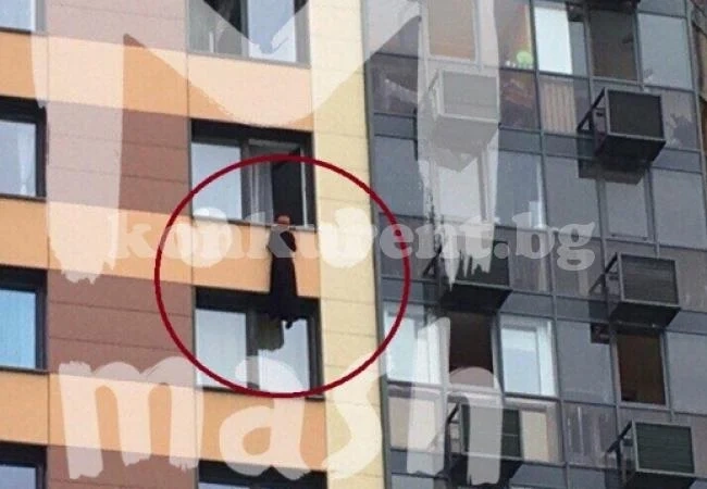 Руса красавица реши да умре и увисна от прозореца, преди да се обеси, тя написа... (СНИМКИ 18+)  