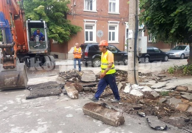 Започна цялостно асфалтиране на още 4 улици във Враца