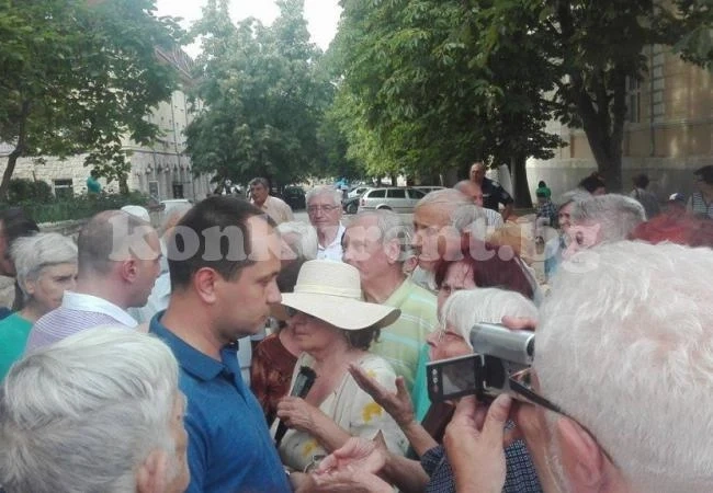 Калин Каменов: Докато се опитвате да ми избодете очите, ще ми изпишете вежди*