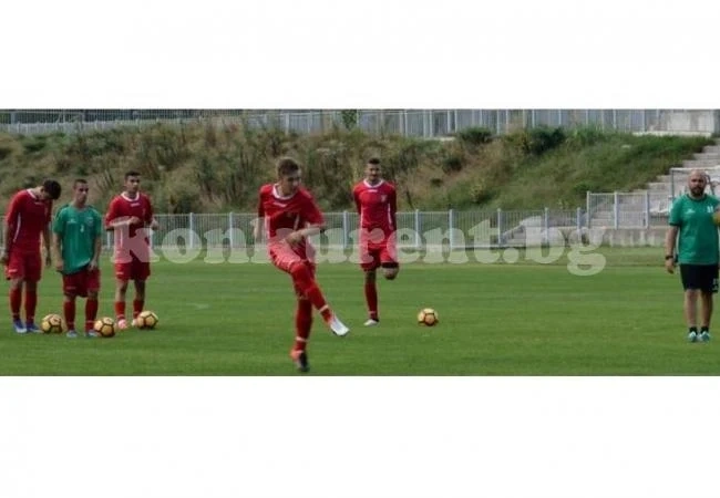U19 на Ботев уреди контрола с Левски-Раковски в Етрополе