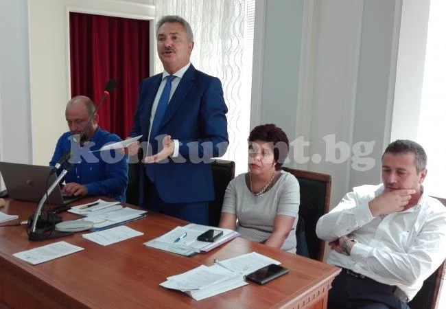 Монтана иска „да защити” три забавачки