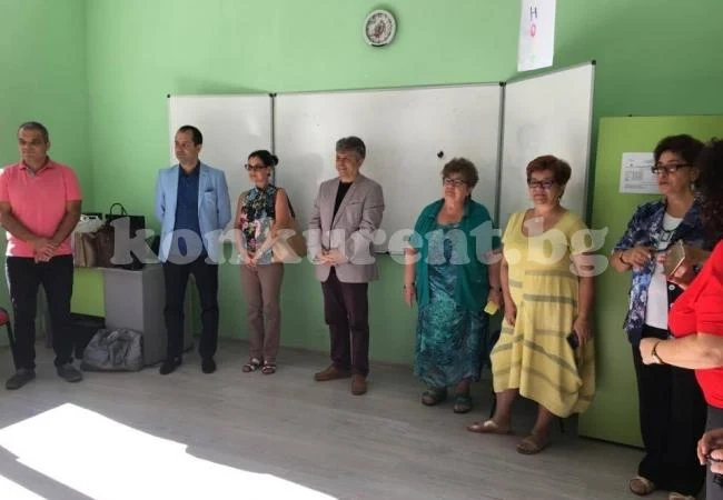 Калин Каменов награди участници в международен проект