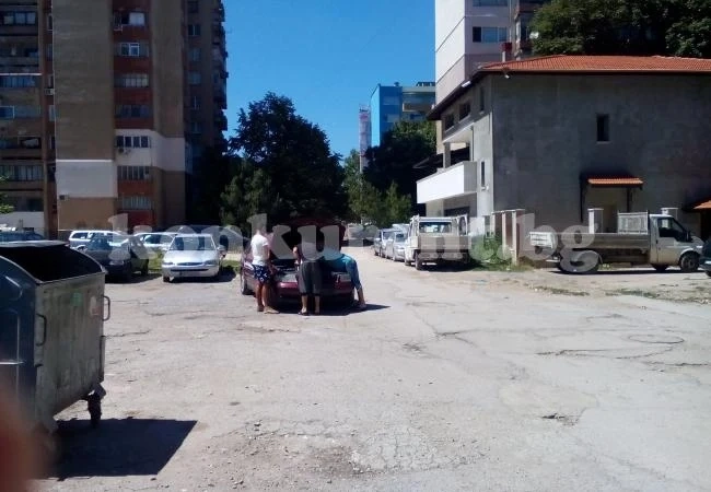 Хлапак изяде шамари, подкарал колата на баща си
