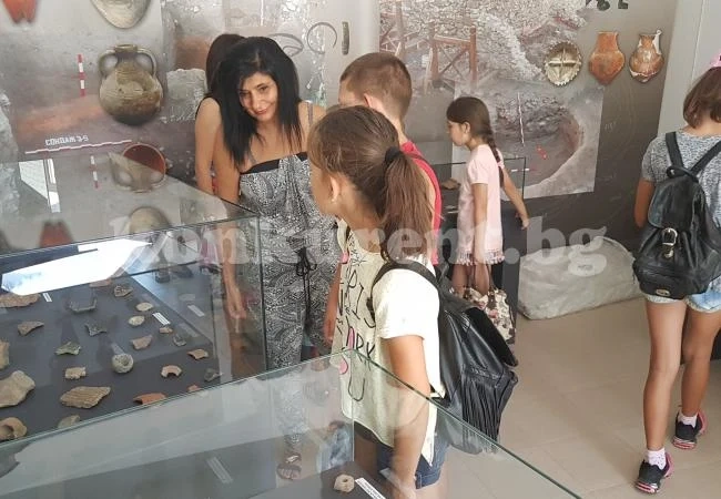 Деца опознават историята на Мездра