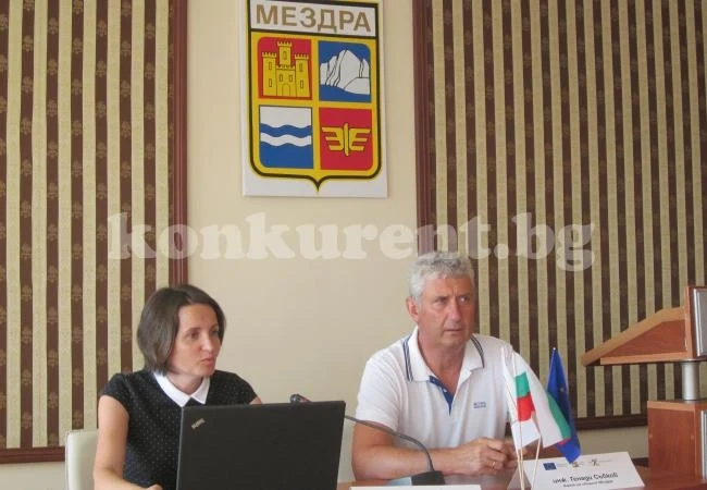 Започва санирането на още една обществена сграда в Мездра СНИМКИ