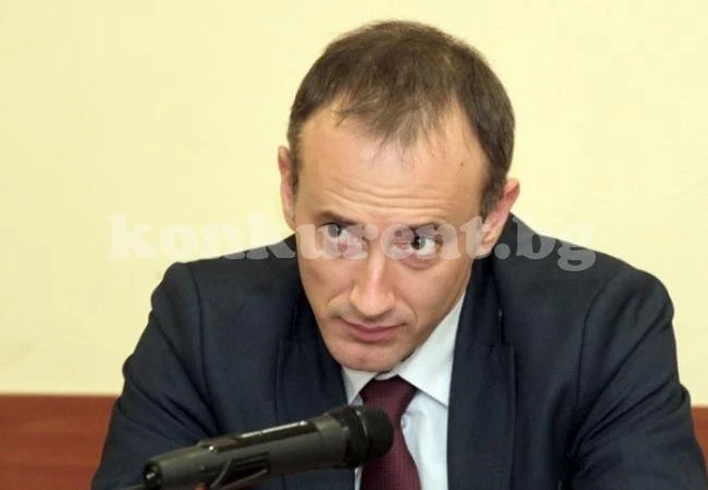 Образователният министър с важно обещание, касаещо всички ученици