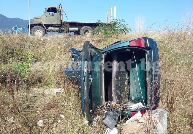 ОБНОВЕНА Шофьор бере душа след жесток удар СНИМКИ