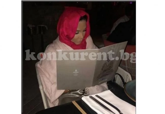 Моника Валериева се забули