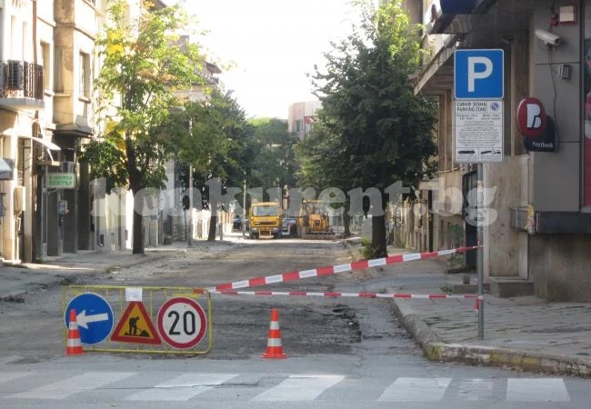 Напредва асфалтирането по ул. \