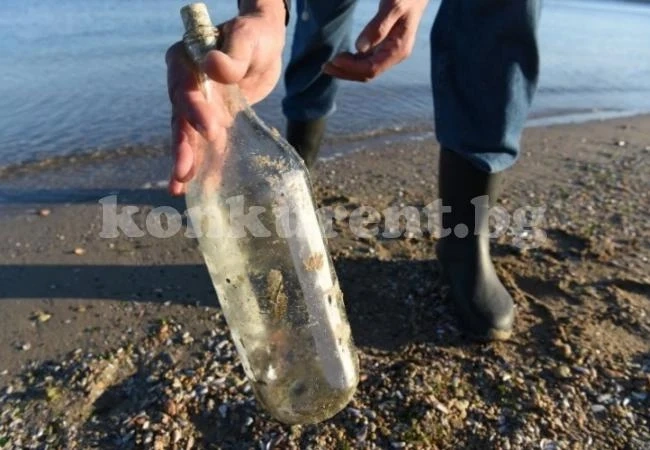 Двойка отиде на почивка в Родос и хвърли бутилка в морето, а после...