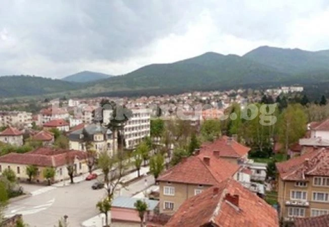 Нелегални туроператори спипаха във Вършец
