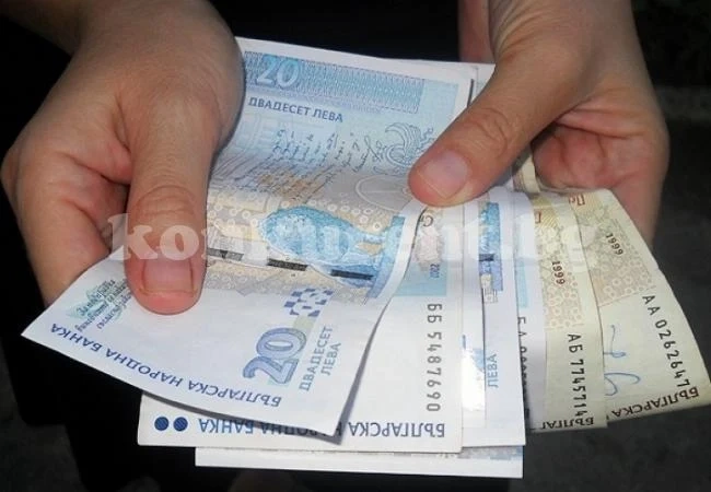 Колко струва трудът в България? Обява със заплата от 470 за готвачка в училище разбуни мрежата, оказа се, че десетки се бъхтят за толкова