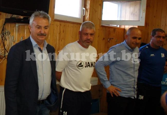 Вълчинов хвърли оставка след загубата в Балчик