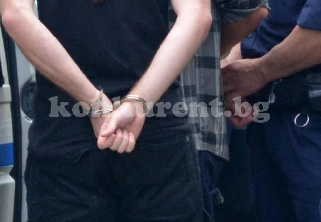 Задържаха криминално проявен и двама непълнолетни за кражба от дома на баба