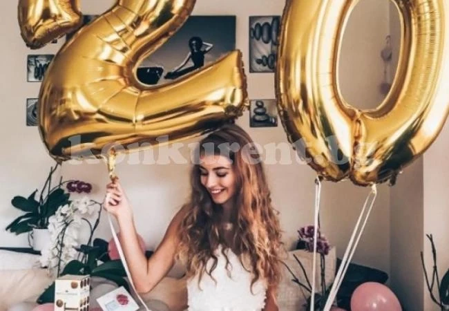 20-годишна взриви обществеността със скандалните си разкритията за света на модата (СНИМКИ)