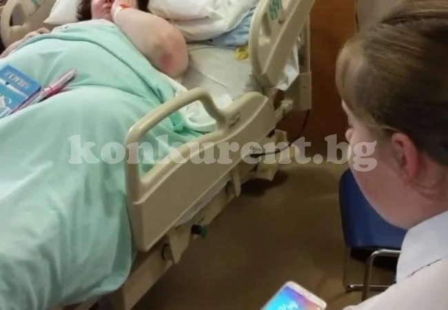 Дъщеря разплака майка си, на която ѝ остават две седмици живот (ВИДЕО)