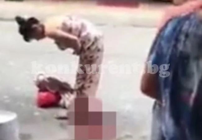 Жена роди права директно на улицата, докато пазаруваше, а след това... (СНИМКИ/ВИДЕО)