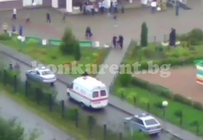 15-годишен хвана кухненско сатърче и после откри стрелба в класна стая (ВИДЕО)