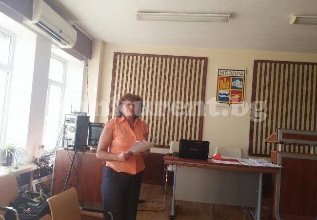 Мобилните екипи за задържане на деца и младежи в системата на образование започнаха работа в Мездра