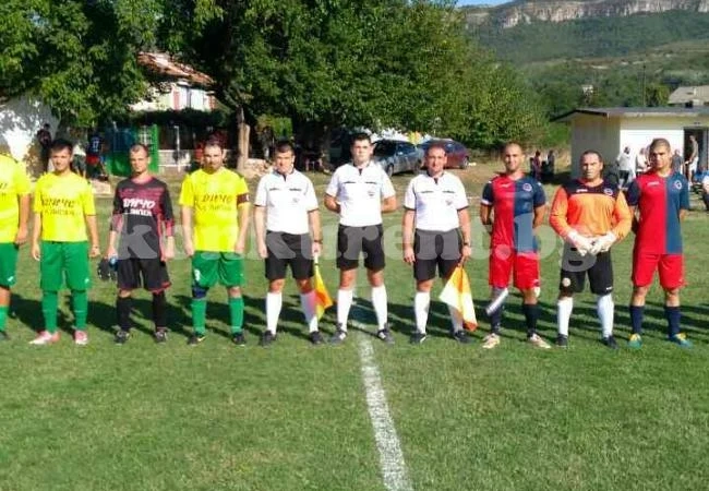 Пъстренец продължава без грешка, първа победа за новака Локомотив /СНИМКИ/
