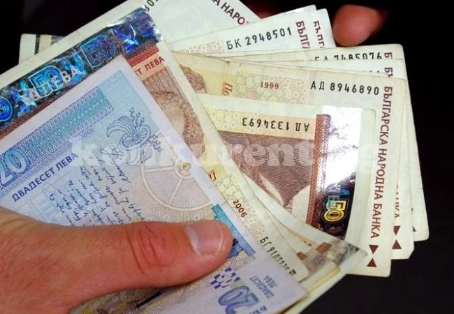 Вижте къде дават 1 100 лева месечно за юрисконсулт