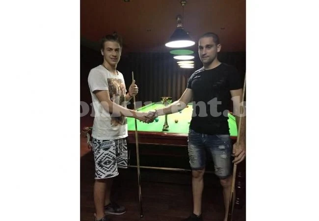 Футболен рефер стигна до финал на турнир по снукър