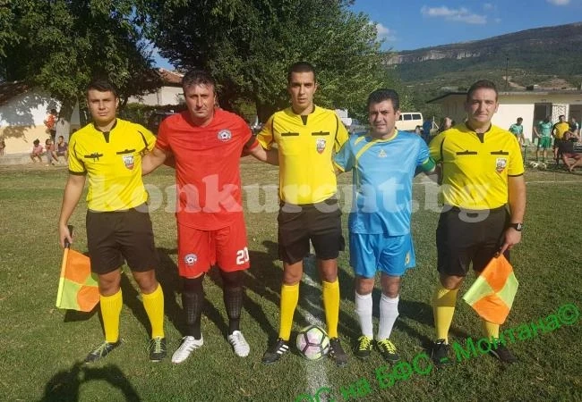 Ветераните на Сантос и Пъстрина 2012 си поделиха точките