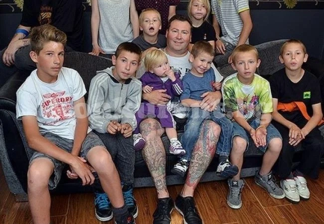 Майка заряза 12-те си деца и своя съпруг, а новият й любовник се оказа.... (СНИМКИ)