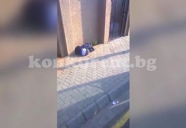 Брутално ВИДЕО (18+) потресе света: Учител изритва дете със специални нужди от автобус, ученикът крещи и ридае!