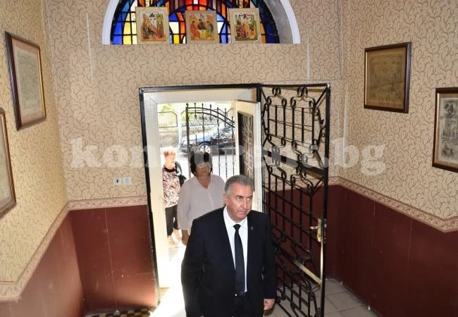 Огнян Ценков: Поклон пред митрополит Дометиан