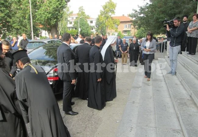 Патриарх Неофит оглави опелото за дядо Дометиан