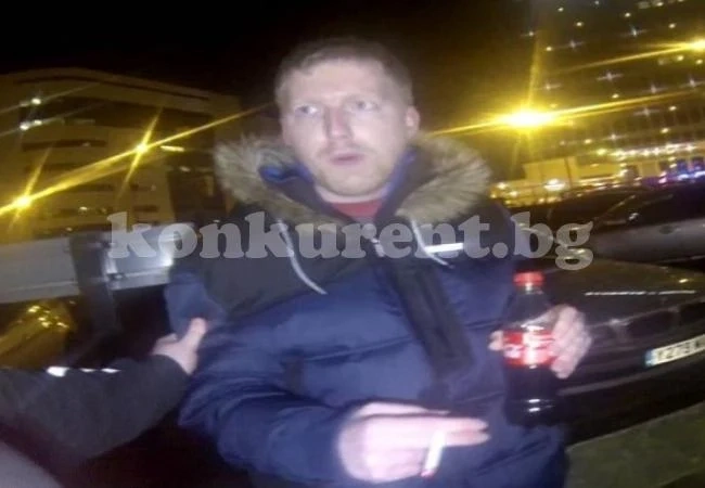 Загубил детето си баща бе заловен от ловци на педофили след погребението да уговаря секс с 14-годишна