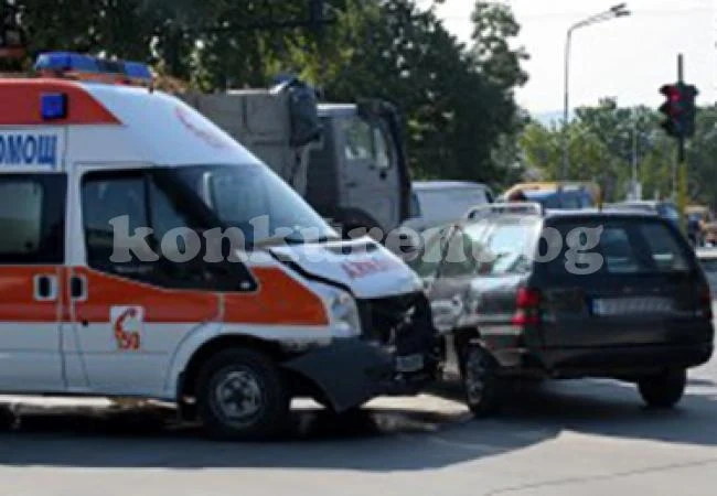 Мъж катастрофира, седнал с 4 промила зад волана
