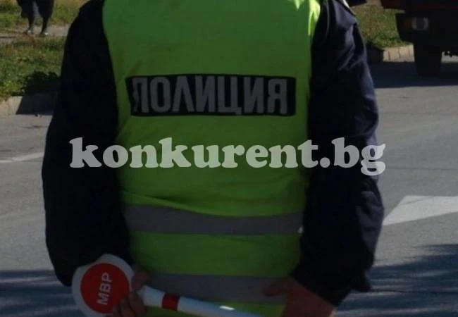 Засякоха кола с чужди табели