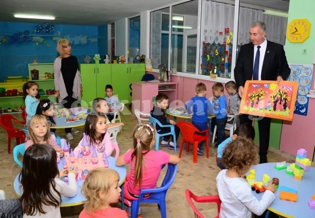Кметът на Видин направи лично дарение на деца