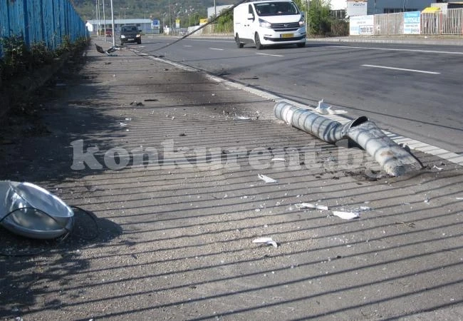 Театър остана без микробус след нелепа катастрофа СНИМКИ