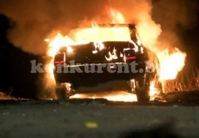 Пироман осъден условно, ще плаща 4 бона за подпалена кола