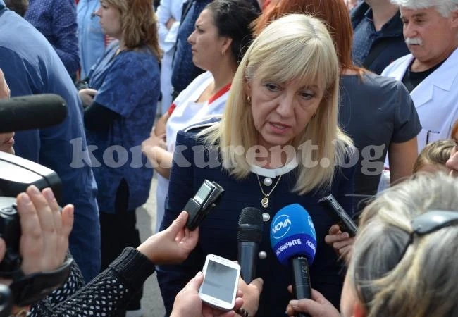 Петя Аврамова: Няма да закриваме врачанската болница ВИДЕО