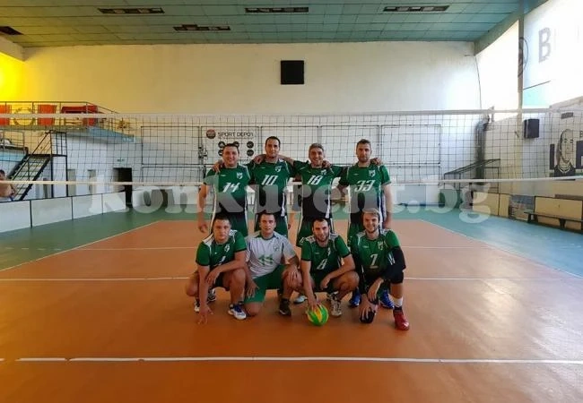 Влади Карталов и компания пречупиха Легиона на старта
