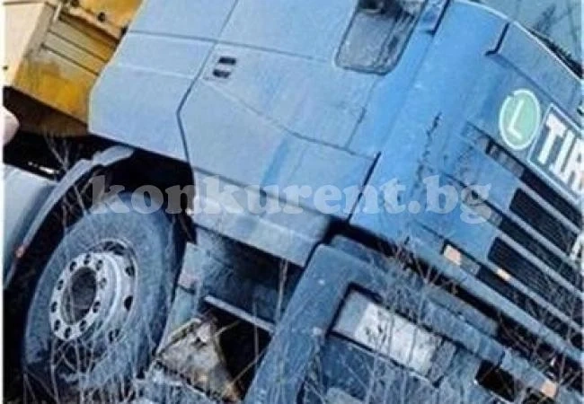 ТИР затапи Е79 край Мездра