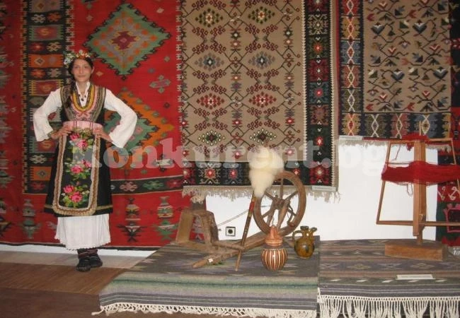 Етномузей изнесе Чипровските си килими в Словакия
