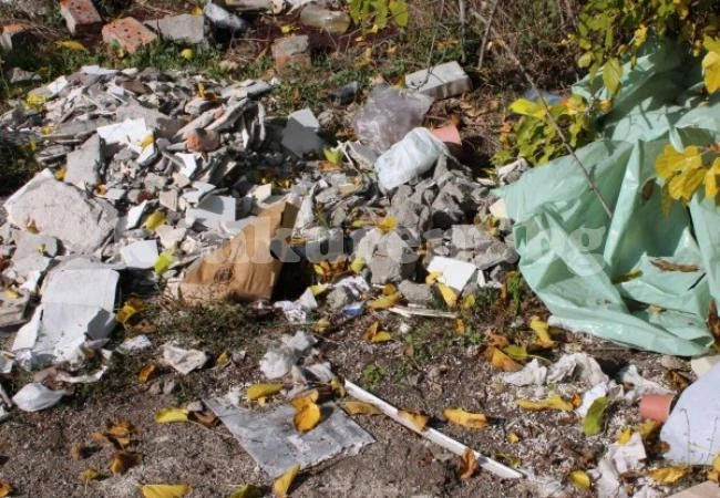 В Монтанско скочиха срещу сметища по пътищата, хората в региона страдат и от мръсен въздух