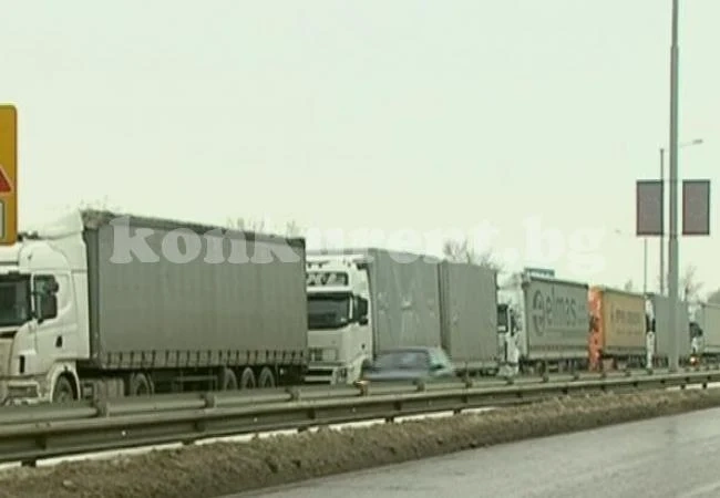 За час спират трафика през Дунав мост 2