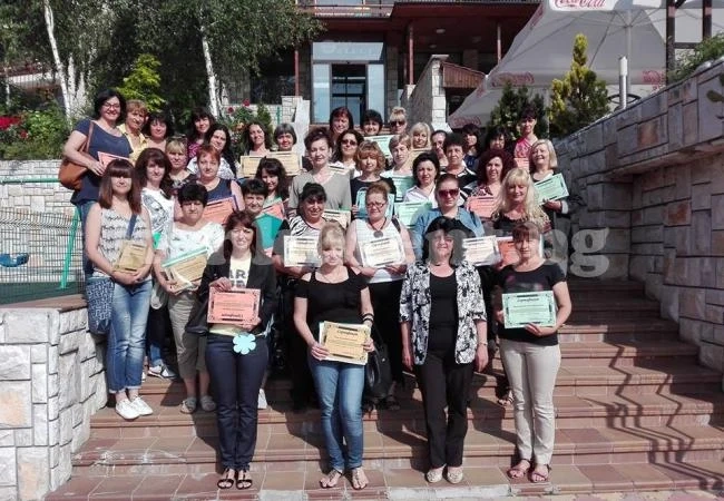 Вдигнаха заплатите на медицинските специалисти от детските градини и училища