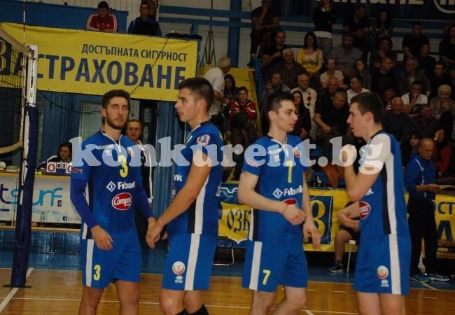 Драматичен успех за волейболистите на Пеев